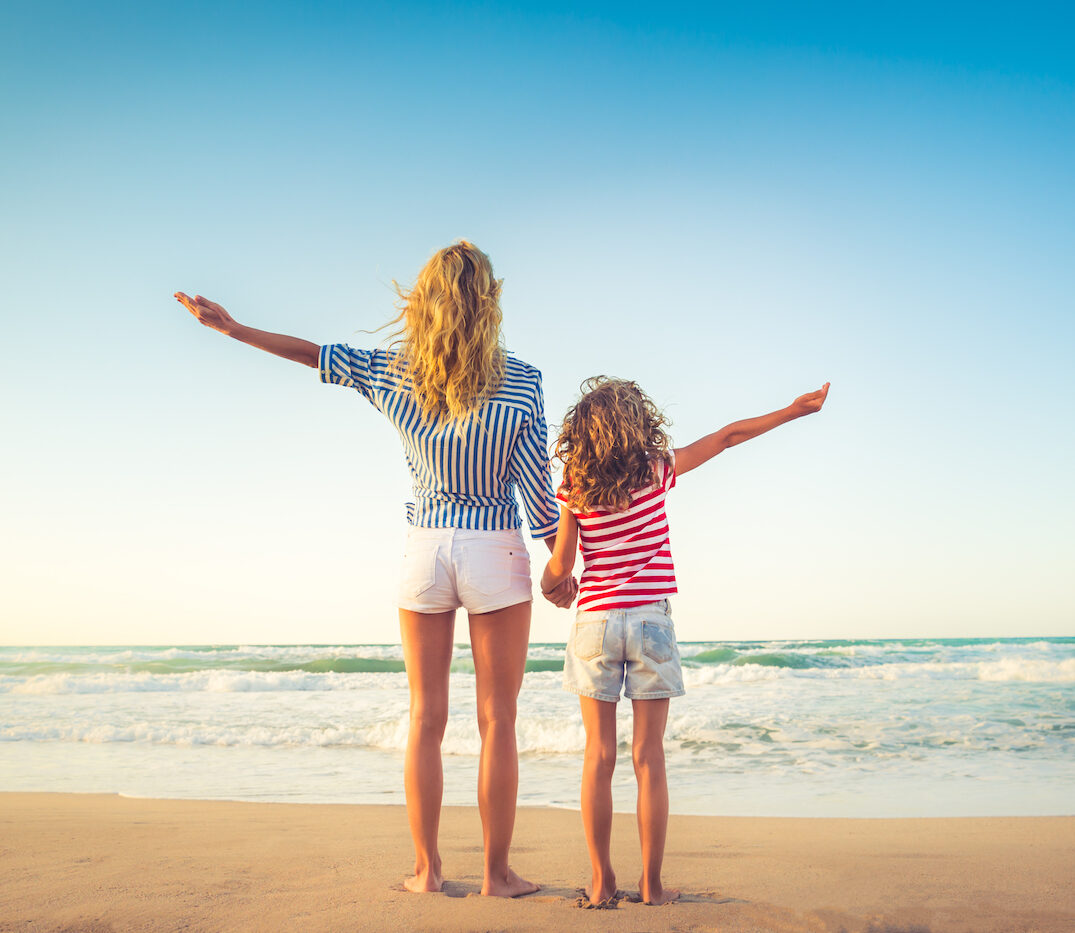 Type 1 Diabetes Mom Experiencing T1D Mindset Shift While Standing on a beach